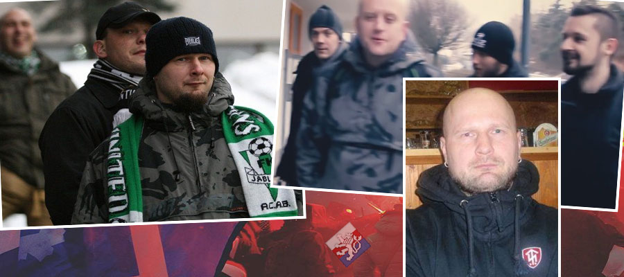Na fotbale. Na videu s „antifašistou“ Svobodou. V mikině Thor Steinar, oblíbené neonacistické značky.